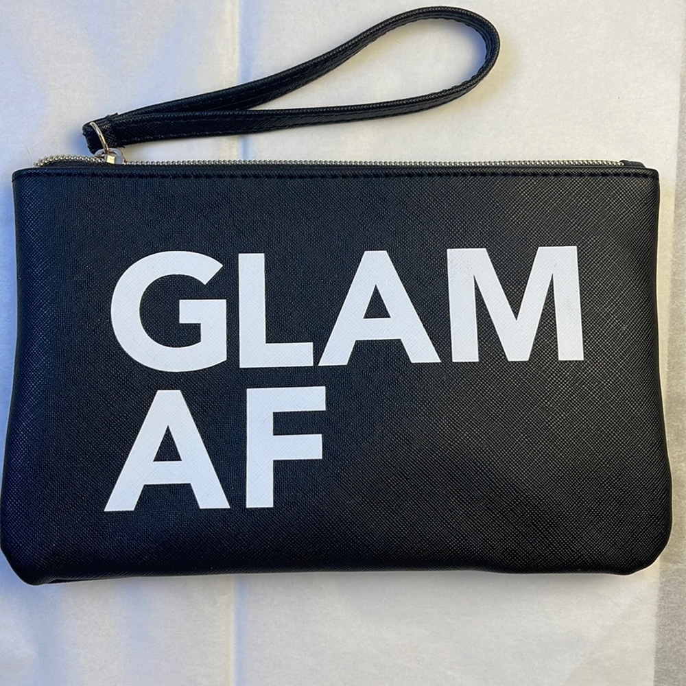 NWT Crimes of beauty glam af bag and charger